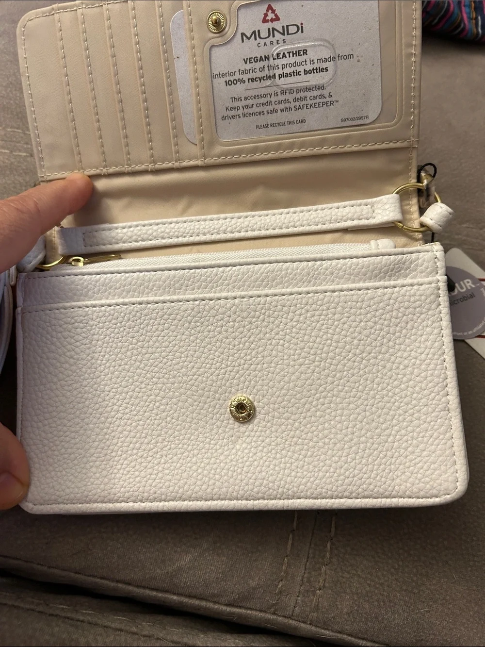 mundi White Pebbled Crossbody with Multicolor Acrylic Chain